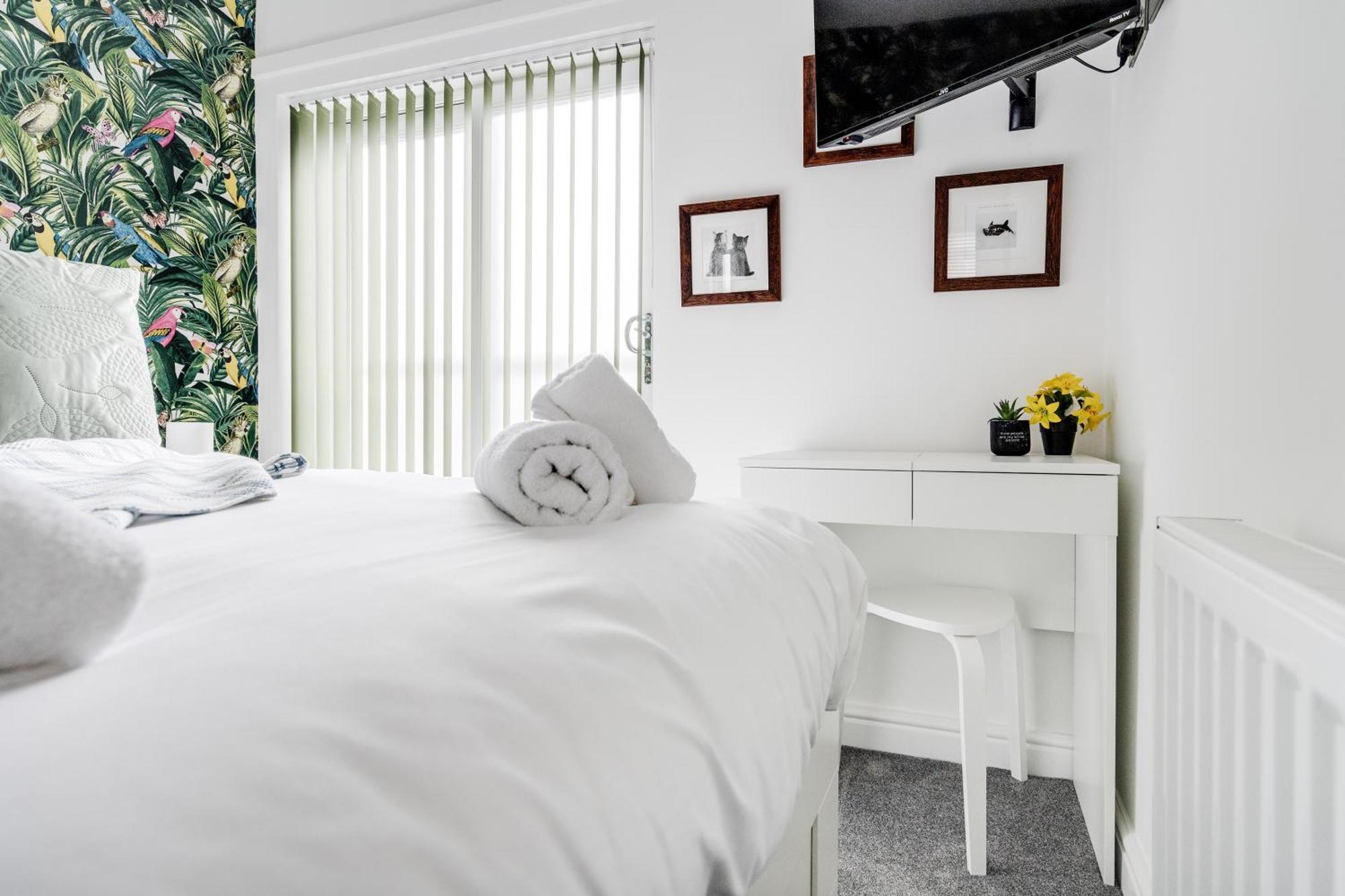 Buxton Apartment - 1 Bed, Free Parking, Wi-Fi Hazel Grove Bagian luar foto