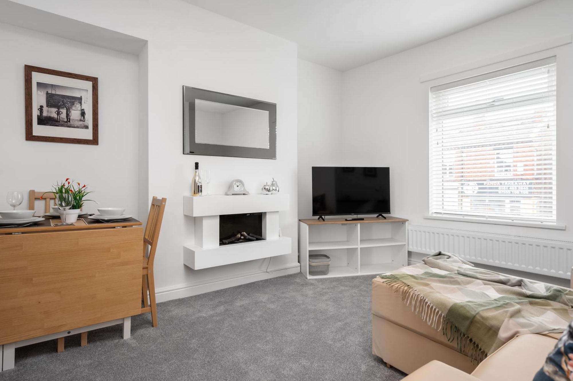 Buxton Apartment - 1 Bed, Free Parking, Wi-Fi Hazel Grove Bagian luar foto