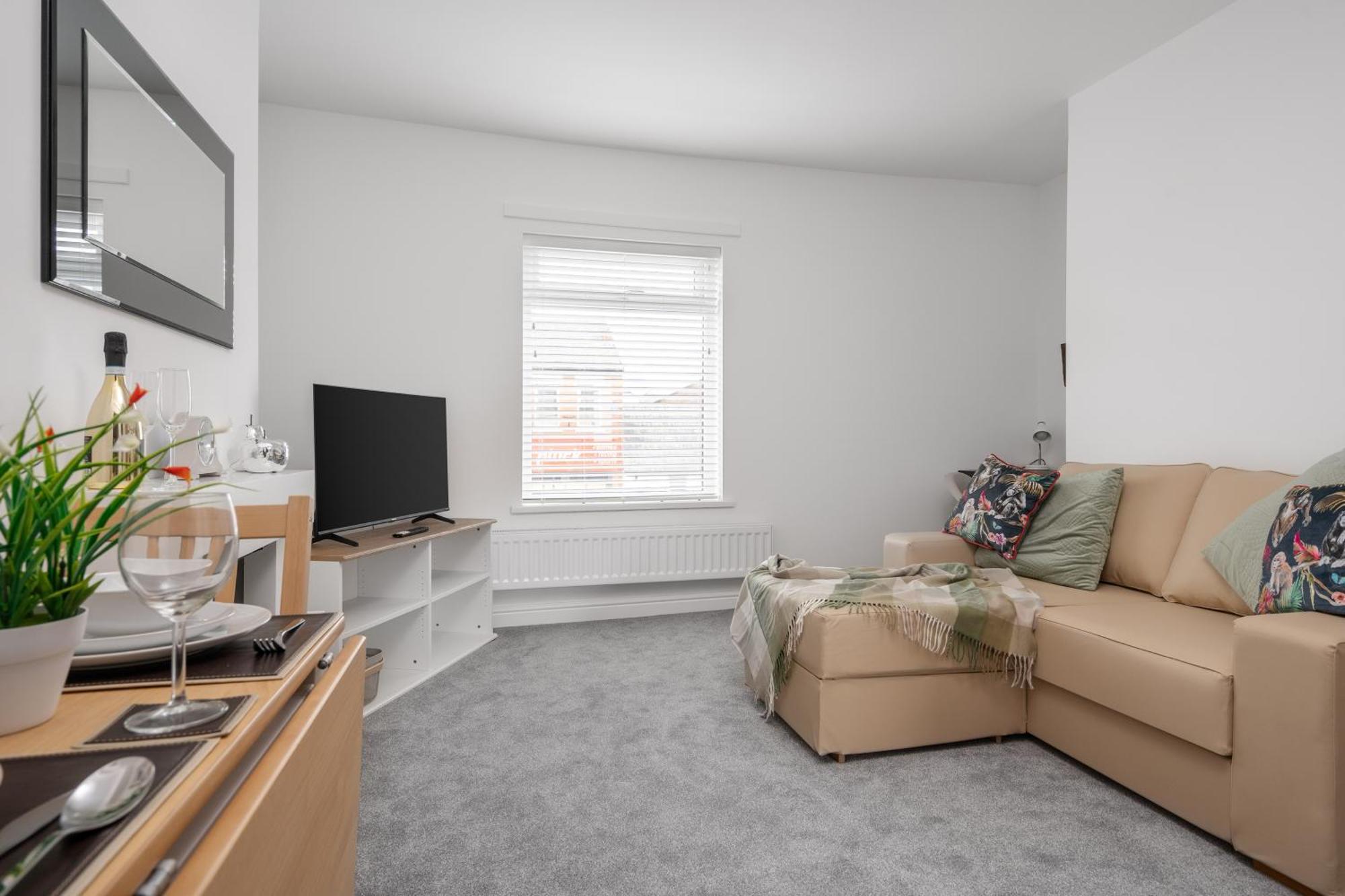 Buxton Apartment - 1 Bed, Free Parking, Wi-Fi Hazel Grove Bagian luar foto