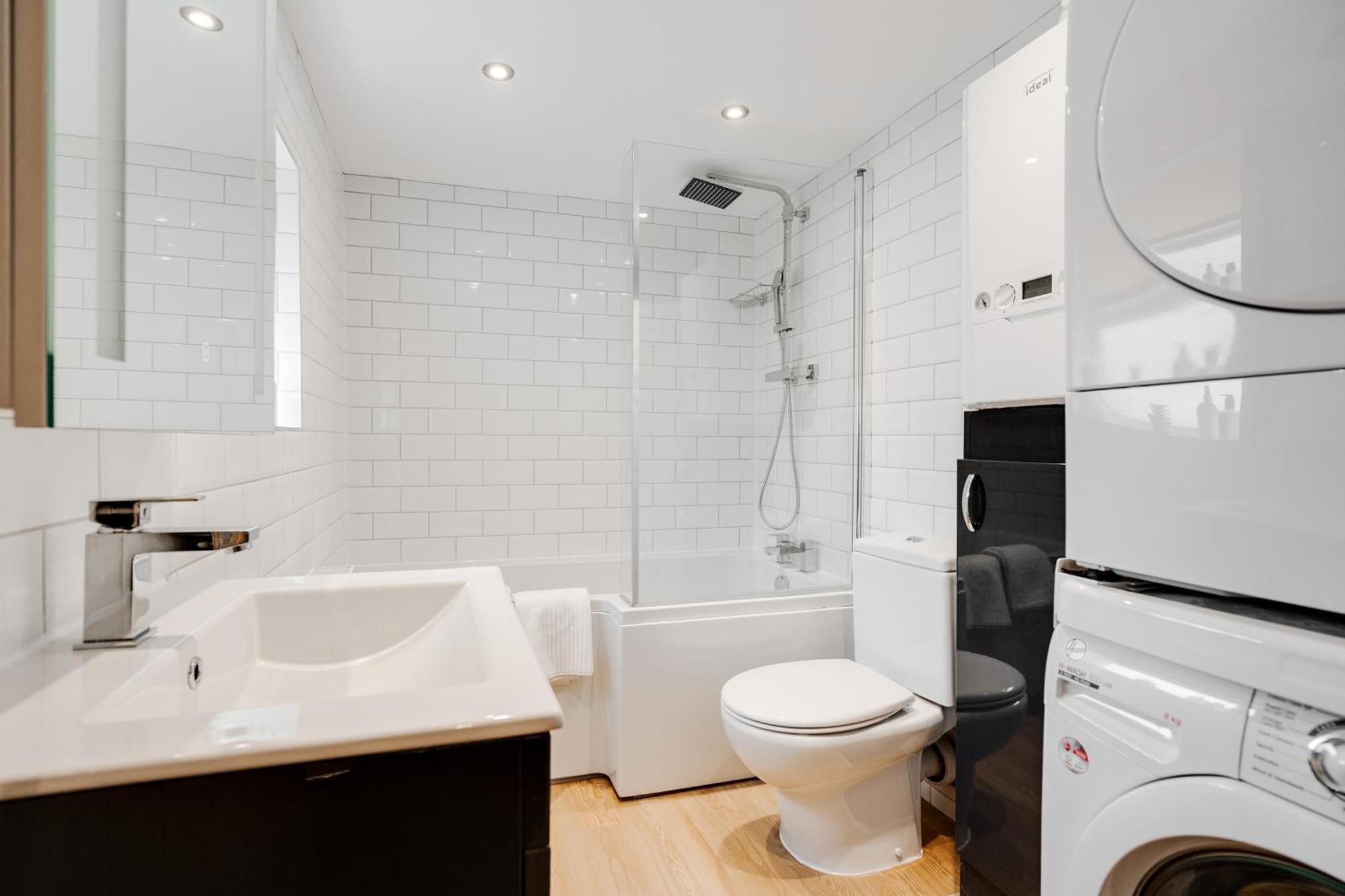 Buxton Apartment - 1 Bed, Free Parking, Wi-Fi Hazel Grove Bagian luar foto