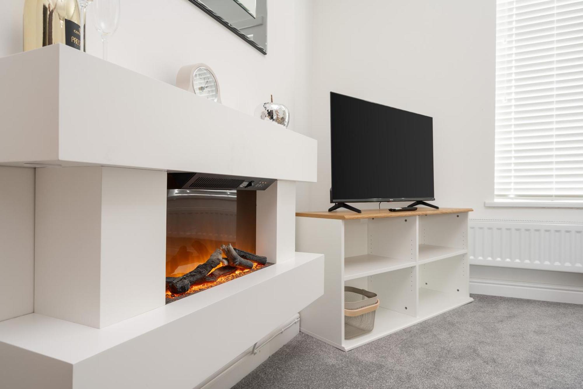 Buxton Apartment - 1 Bed, Free Parking, Wi-Fi Hazel Grove Bagian luar foto